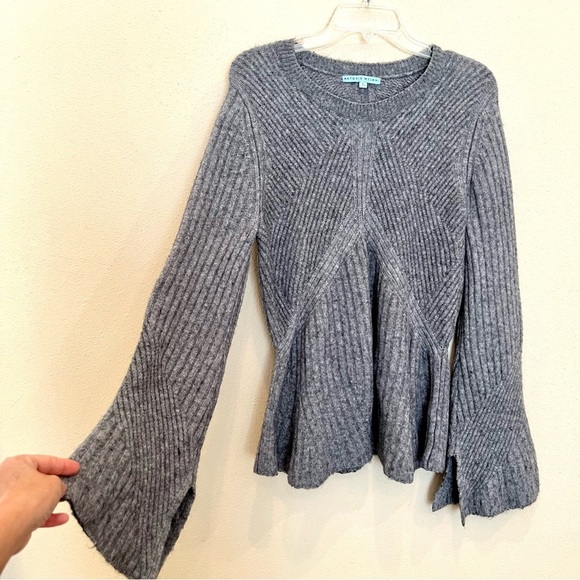 ANTONIO MELANI Sweaters - Antonio Melani Wool alpaca luxury Gray Ribbed Knit Sweater L Flared Sleeves Hem